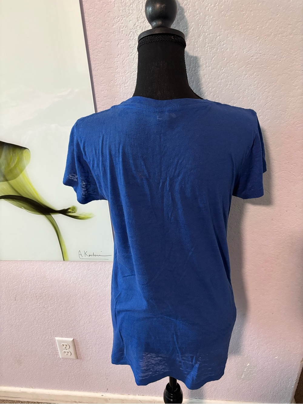 shirt size medium - Picture 3 of 4